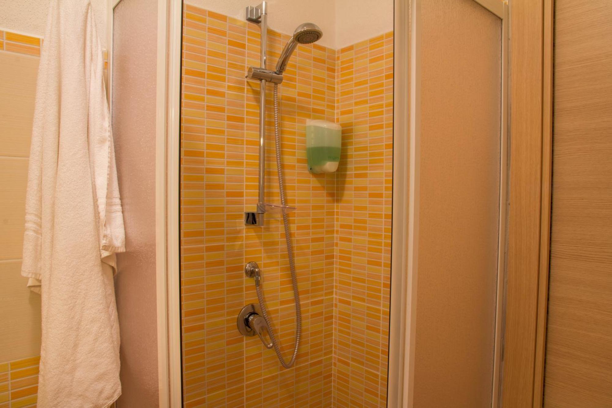 Gf Apartments La Vigna Badesi Exterior photo
