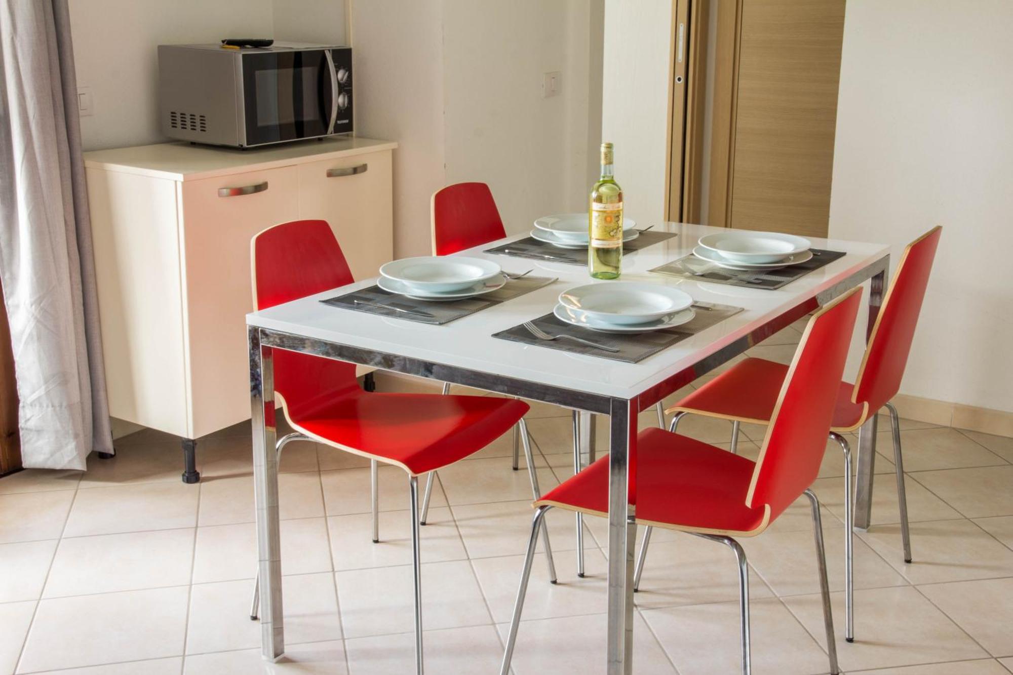 Gf Apartments La Vigna Badesi Exterior photo